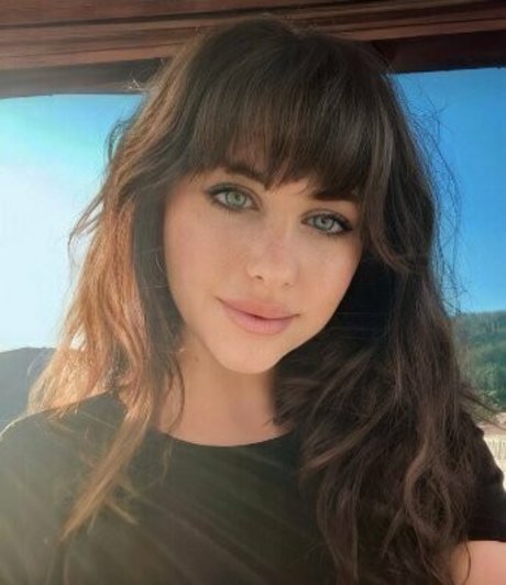 mia moxie star adult pic