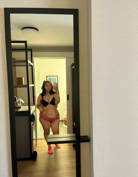 lizzy 02 model beautiful pic