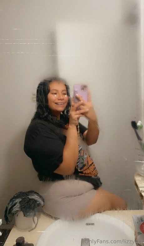 lizzy 02 exclusive model pic