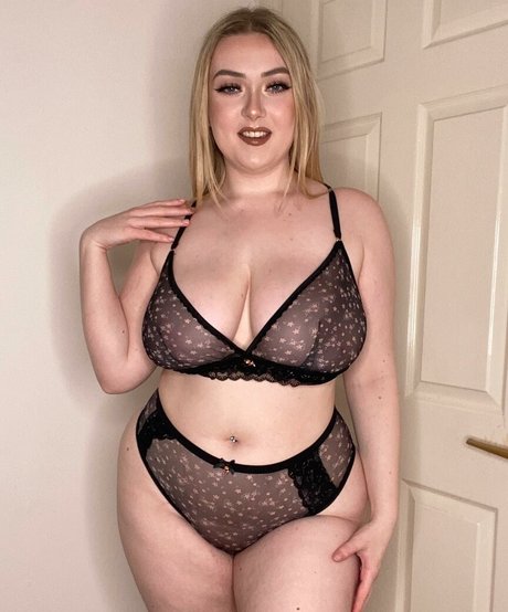 Kirsten Minnery laing pornographic actress archive