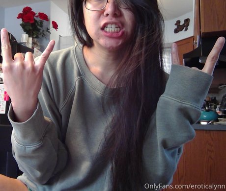 eroticalynn Profile Photo