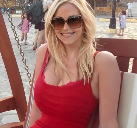 Rachel Dixon adult actress photo