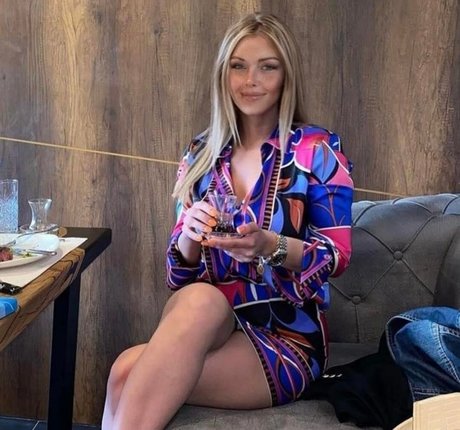 Rachel Dixon pornstar pretty picture