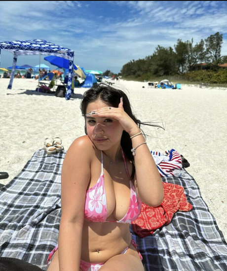 Eve Irizarry star erotic photos