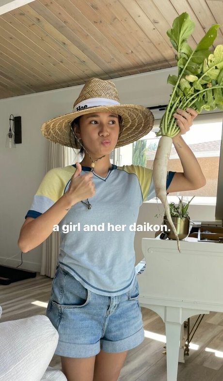 Niki Zefanya perfect pornstar images