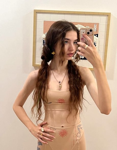 Dana Taranova model adult image