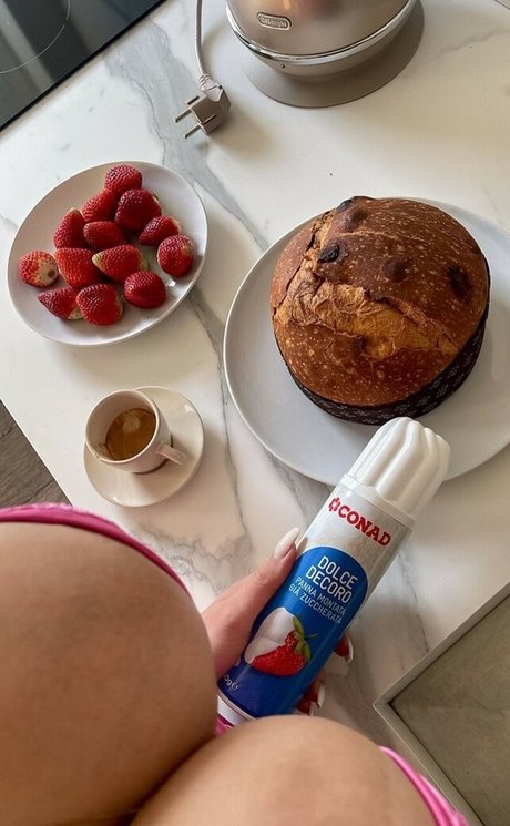 Ester Ana Batista hd actress photo