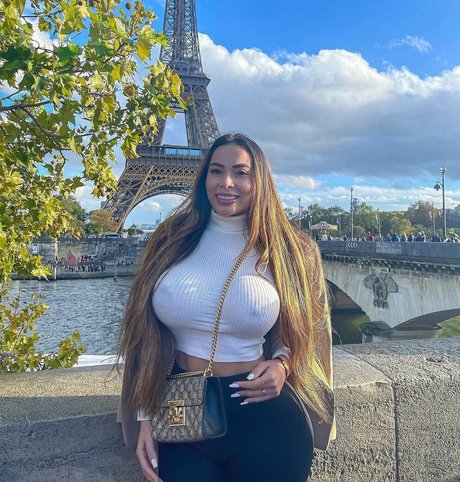 Ester Ana Batista free star image