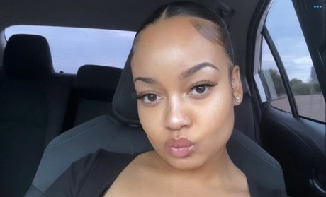 LightSkin pornstar exclusive photos