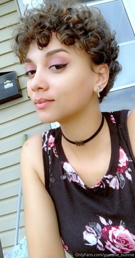 LightSkin beautiful pornstar image