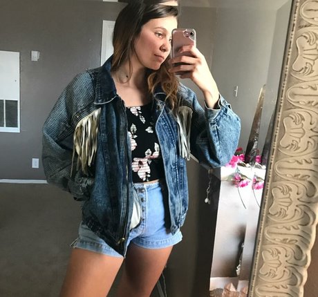 Autumn Brianne sexy star image