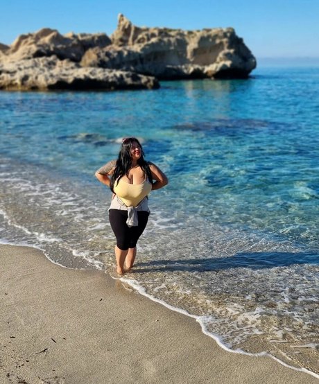 Naty Mari nude pornstar gallery