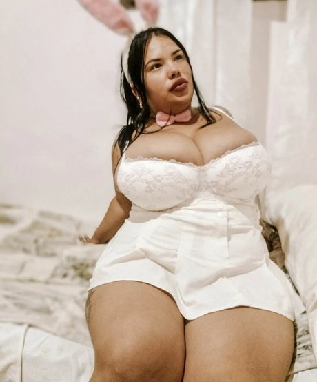 Naty Mari model nudes picture