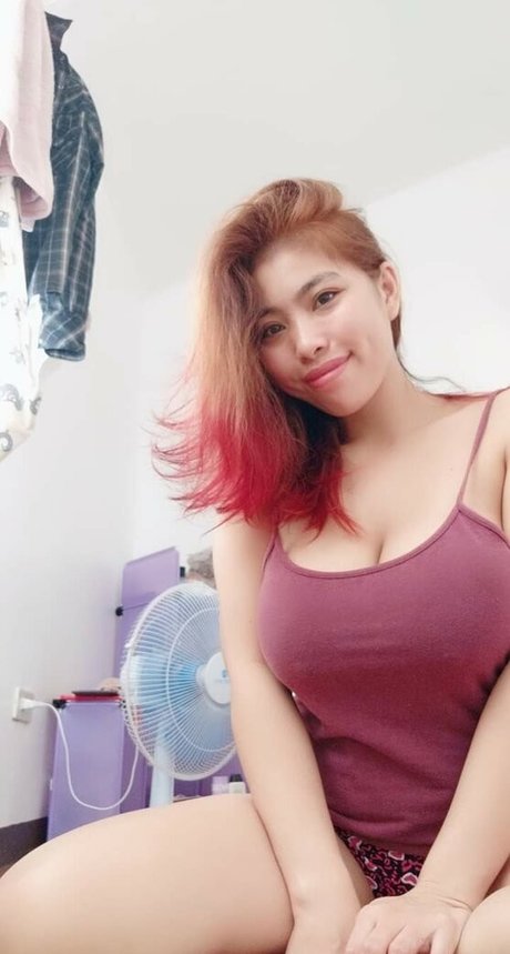 BustyCia model beautiful img