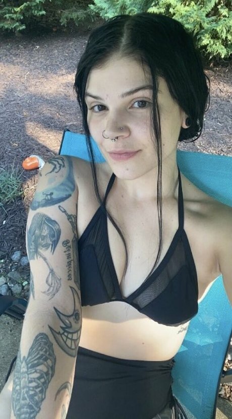 horrorwh0re pornographic model photo