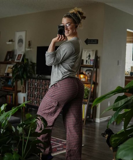 Kedfit porn model picture