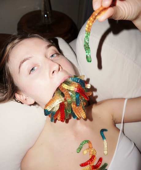 YouRina model exclusive pics