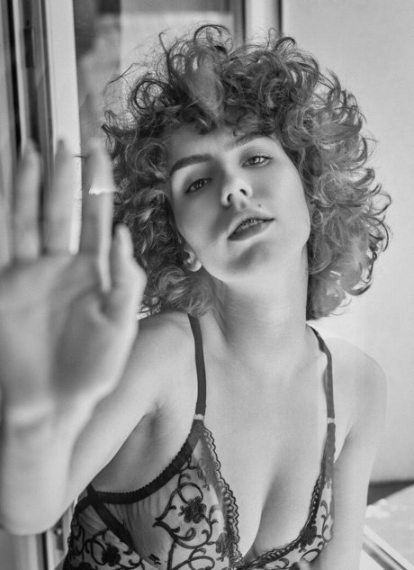 curlywiktoria model nudes pictures