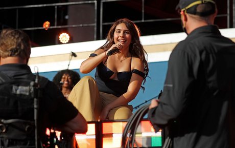 Alessia Cara star nice gallery