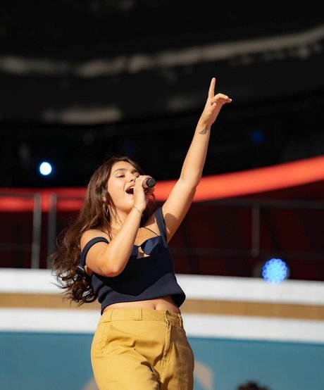 Alessia Cara perfect actress gallery