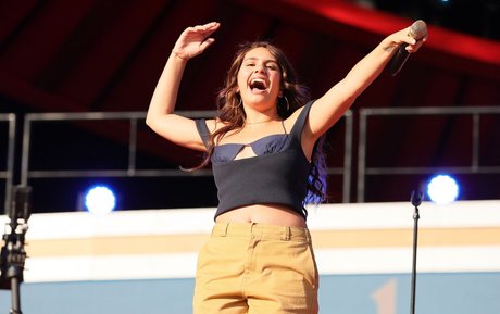 Alessia Cara perfect model images