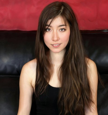 Kelly Christina Baltazar pretty star img