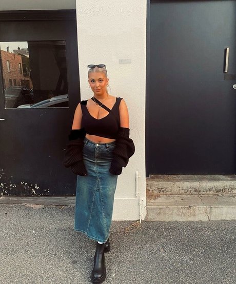 Becca M perfect model img