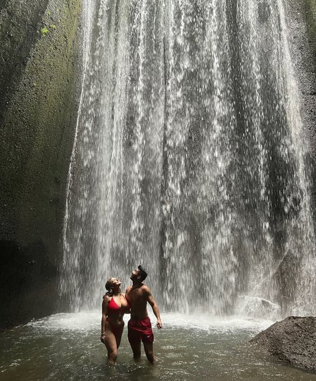 Becca M naked model gallery