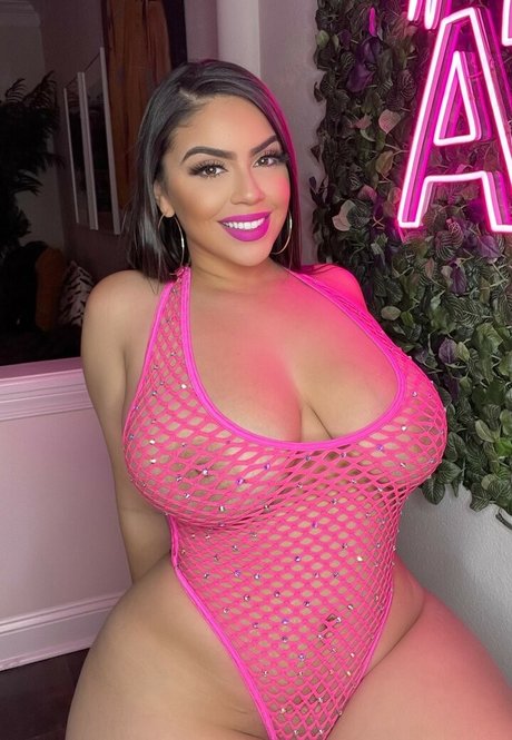 cheerleader onlyfans top picture