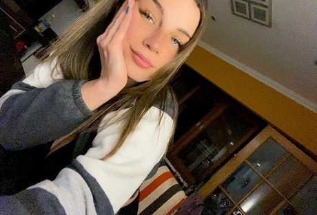 Micaela Perlezzi art star pic