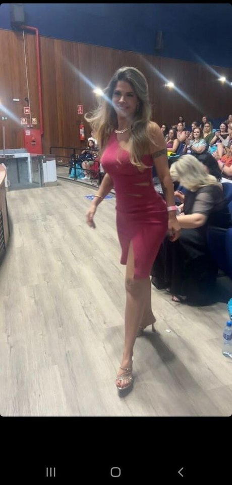 female popular onlyfans nude pics