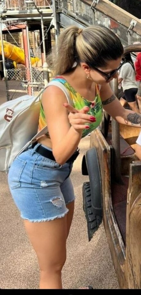 Cacau Colucci model pornographic image