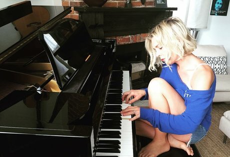 mature solo onlyfans art porn photos