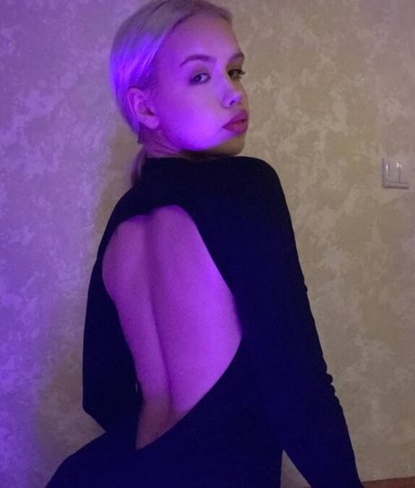 plxppss naked model pic