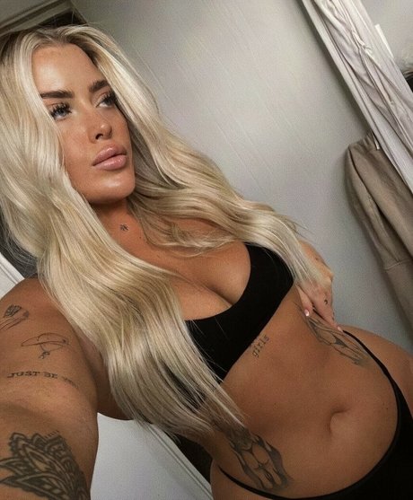 Libby Stokes beautiful pornstar photo