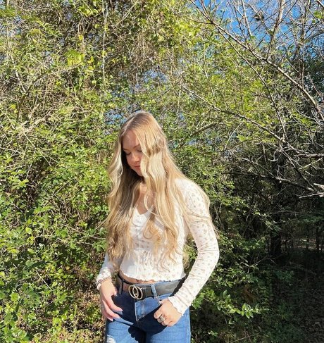 melissapreslee nudes model image