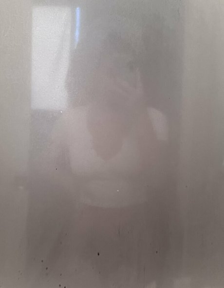 Ellie Nova beautiful actress pic