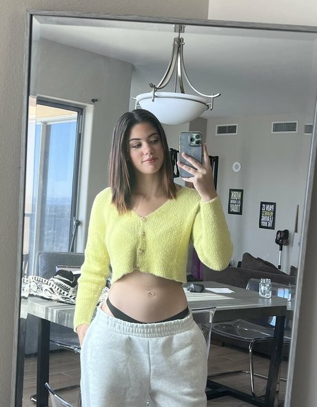 Ellie Nova star exclusive pic