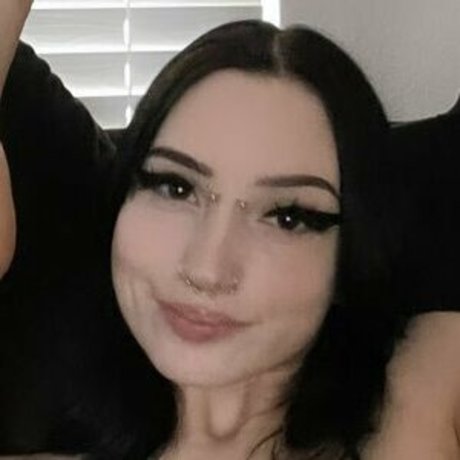 Emilyy Manson model beautiful photo