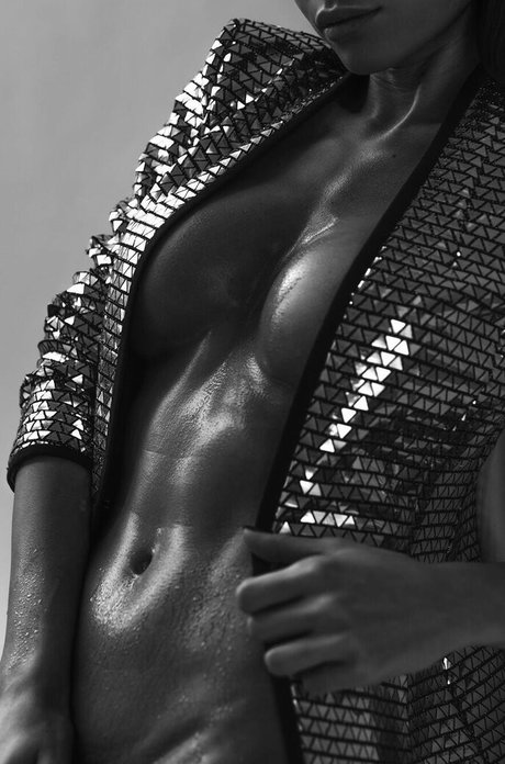 Leens2 model adult pictures