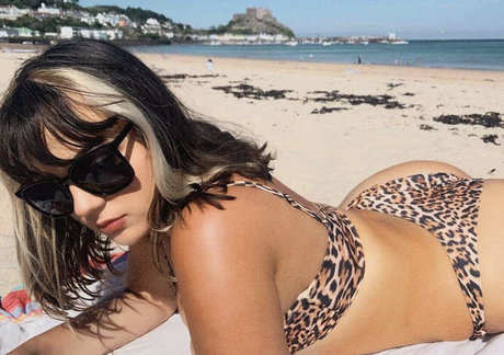 Lularobs pornstar naked gallery