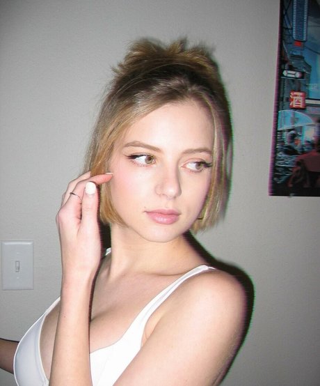 emmanuelleweddell naked model gallery