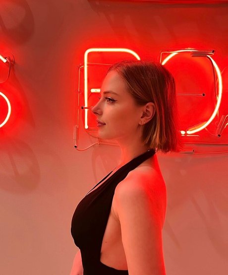 emmanuelleweddell adult model images