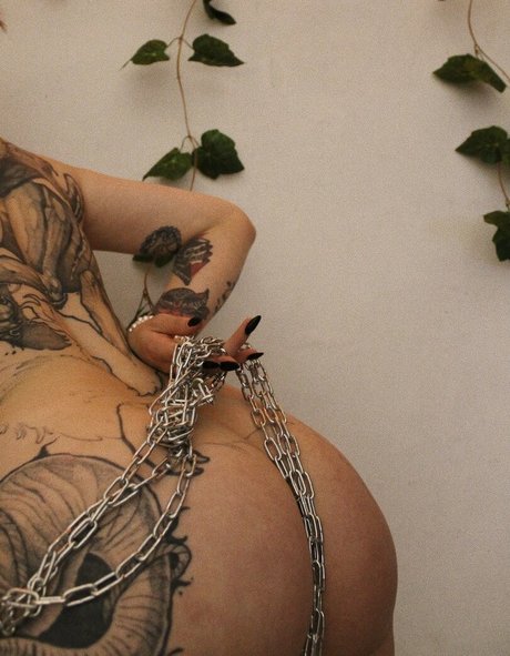 beauty nude onlyfans pornos archive