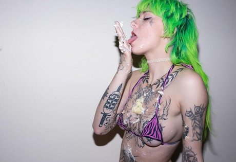 Avalon Valore star nice pics