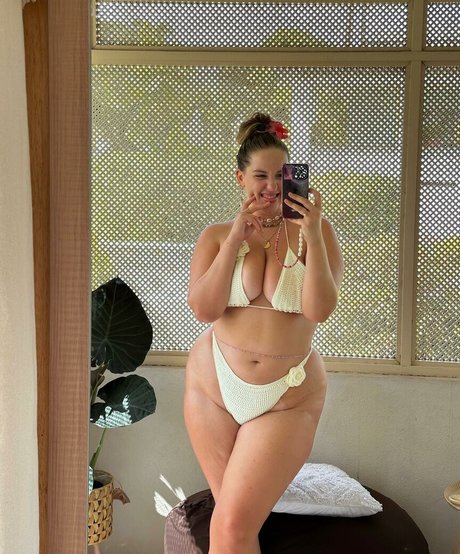 Joann Van Den Herik high quality star pics