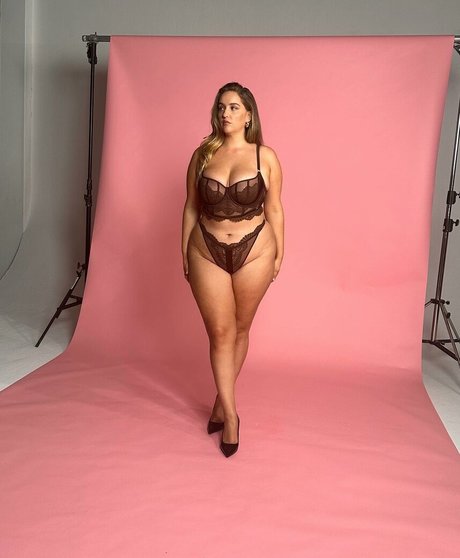 Joann Van Den Herik perfect star img