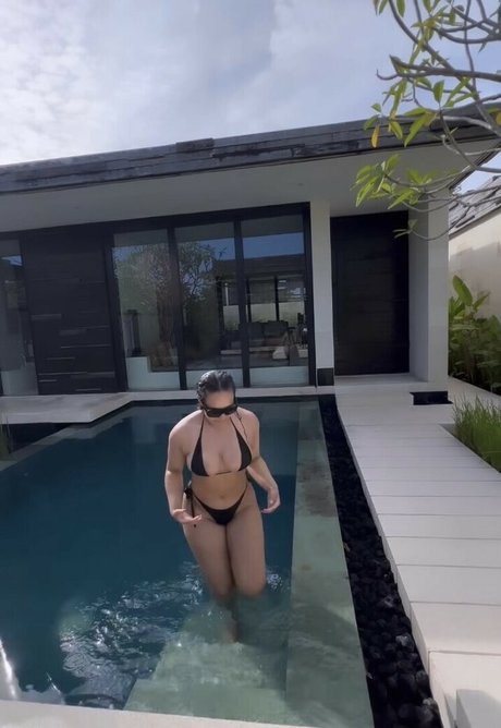 Demetria Obilor star top gallery