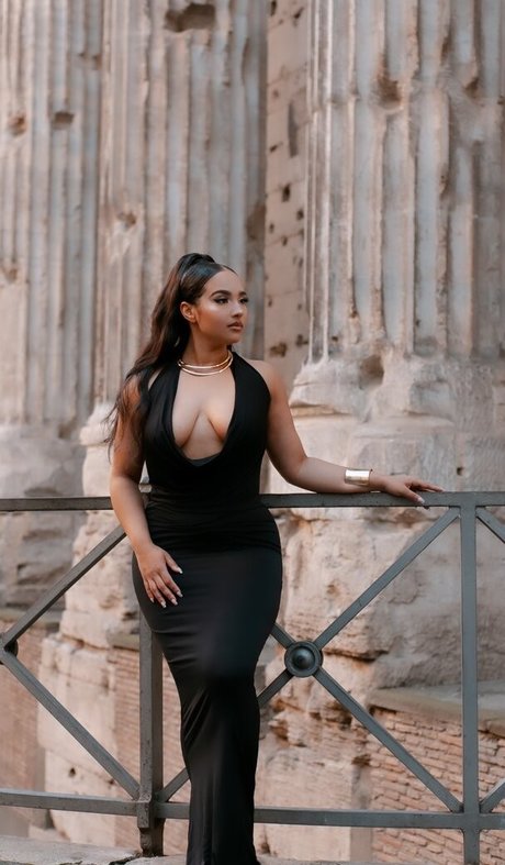 Demetria Obilor sexy pornstar gallery