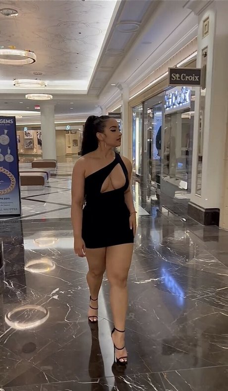 Demetria Obilor model erotic photos